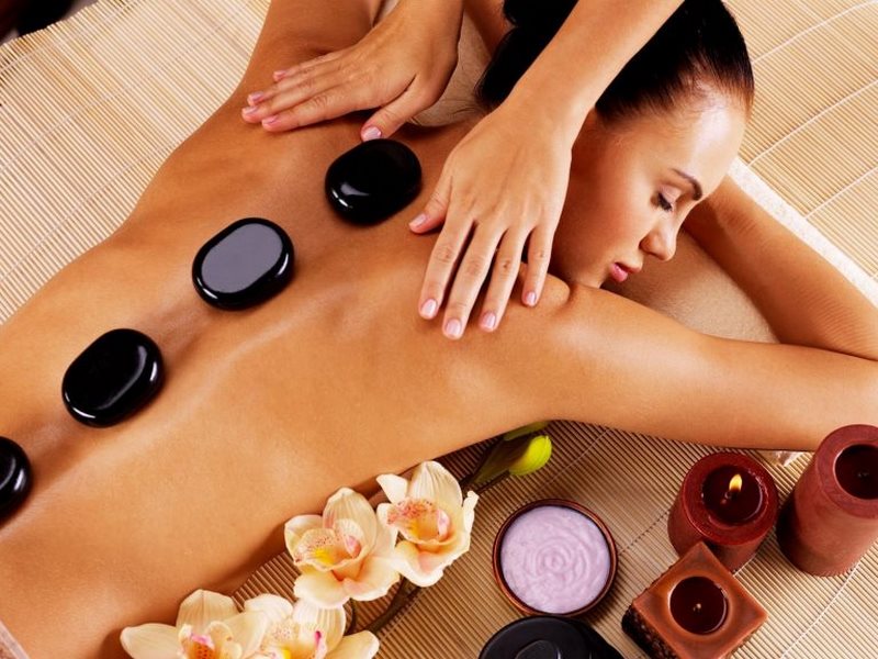 Massage toàn thân ở Tadashi Spa